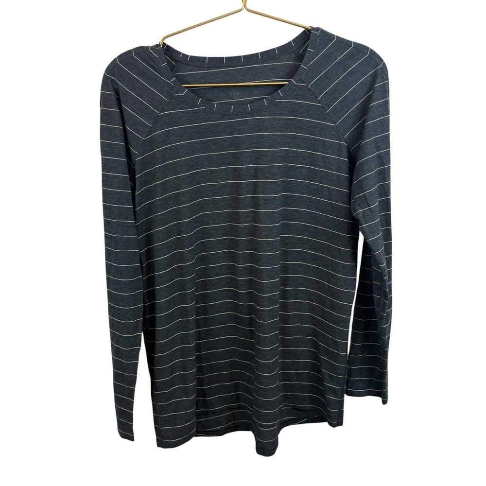 Lululemon Heathered Gray White‎ Striped Long Sleeve Shirt Size M?